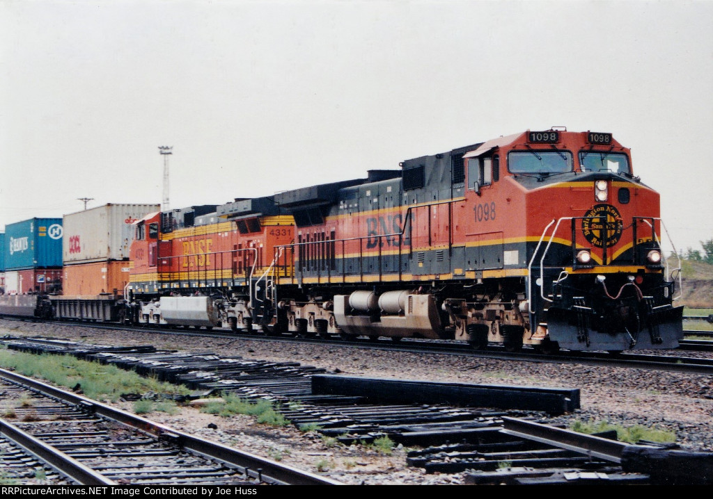 BNSF 1098 East